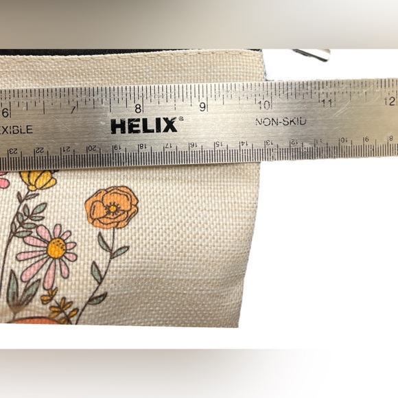 GMA large makeup bag! NIP🔥 - Picture 3 of 6